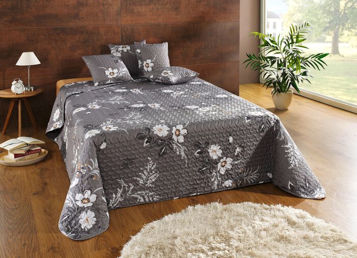 Tagesdecke und Kissenbez&uuml;ge mit Bandeinfassung GRAU