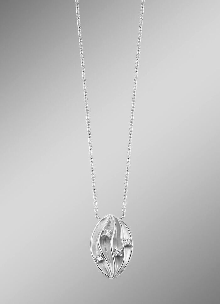 Elegante Halskette mit spitzovalem Anh&auml;nger 