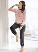 Hausanzug mit gestreiftem Bund 