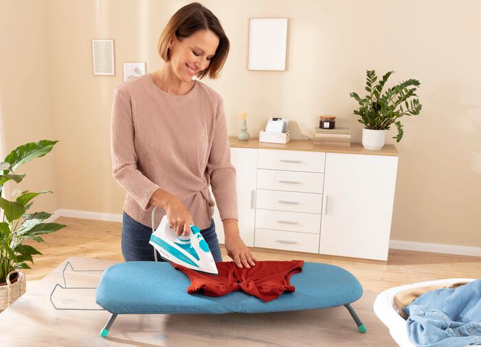 Faltbares Tischb&uuml;gelbrett f&uuml;rs schnelle B&uuml;geln zwischendurch 