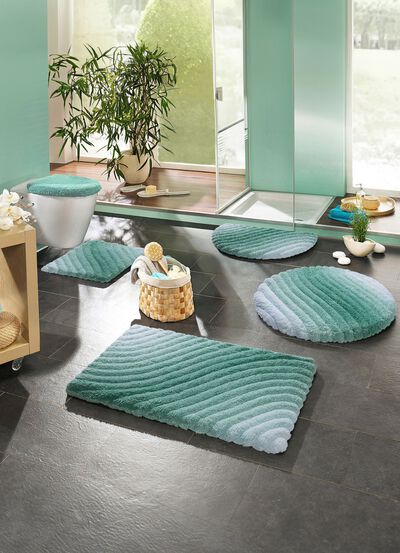 Barfußweiche Badgarnitur mit latexierter Rückseite 