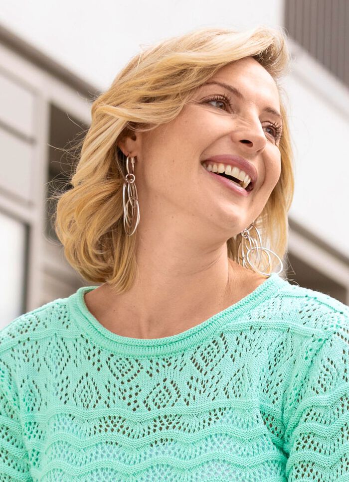 Silberfarbene Ohrringe aus hochwertigem Metall 