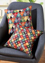 Farbenfrohe Kissenbez&uuml;ge mit Rei&szlig;verschluss 