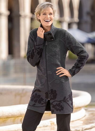 Long-Strickjacke mit Cloqu&eacute;-Effekten 