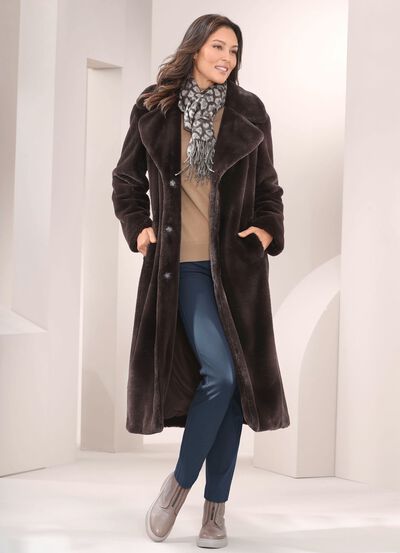 Mantel aus kuschelweichem Kunstpelz 