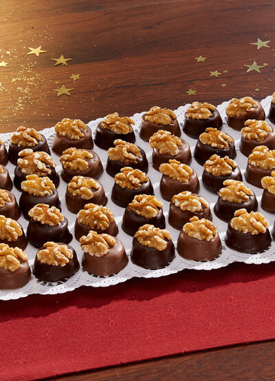 Edel-Walnusspralinen mit Marzipan 