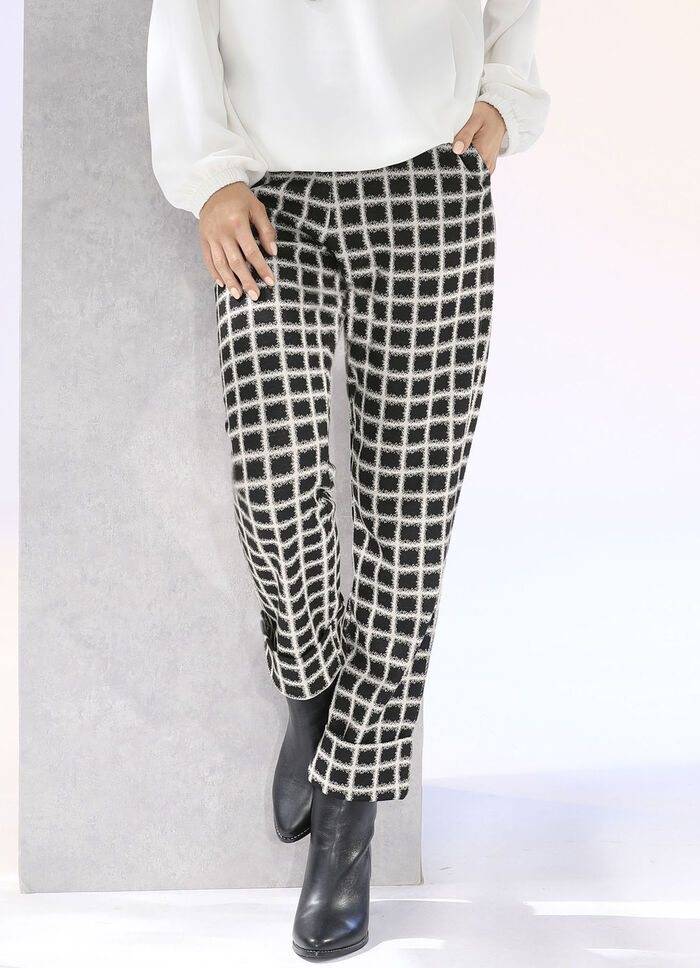 Kn&ouml;chellange Hose in bequemer Weite 