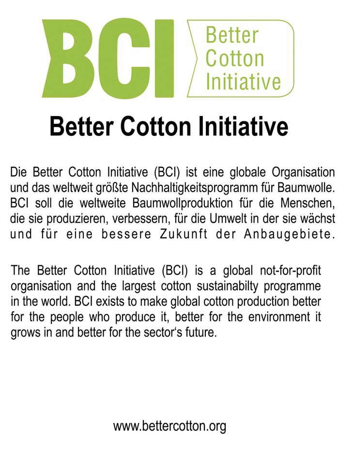 Shorty mit V-Ausschnitt und Brusttasche / nachhaltiger Baumwollanbau 