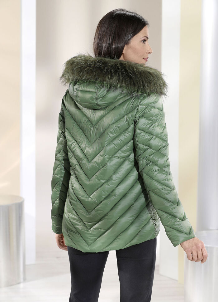 Funktionsjacke mit fester Kapuze 