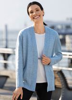 Strickjacke aus sehr flauschigem Garn 