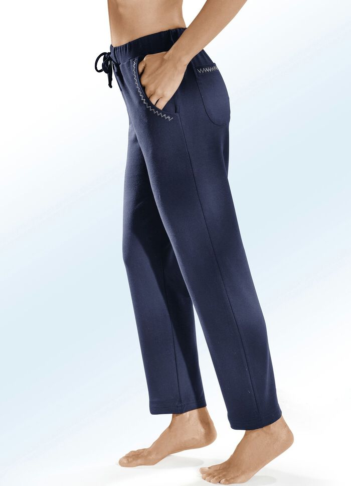 Hose mit dekorativer Nietenzier in 5 Farben 