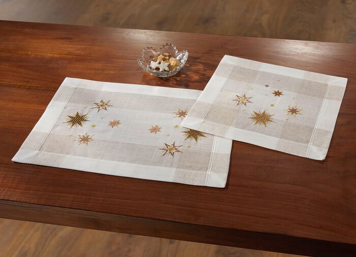 Tisch- und Raumdekoration mit Sternendessin 