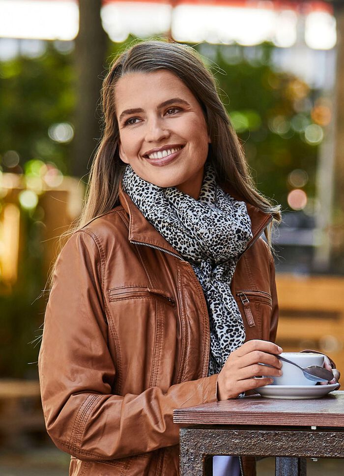 Schal mit Raubtierfell-Dessin 