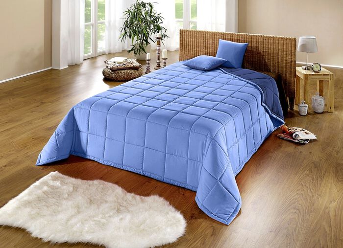 Tagesdecke mit Karo-Steppung und Bandeinfassung 