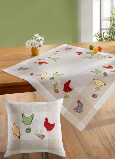 Tisch- und Raumdekoration mit aufwendigen Applikationen 