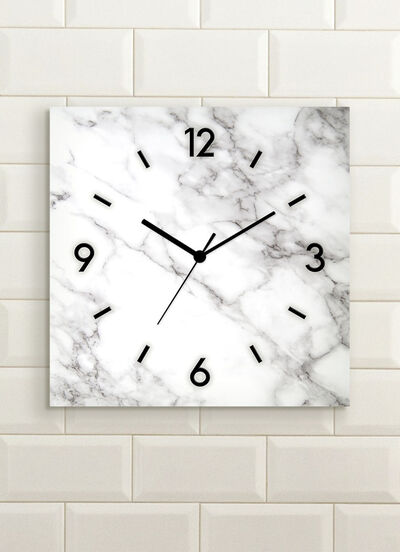 Wanduhr in Marmor-Optik 