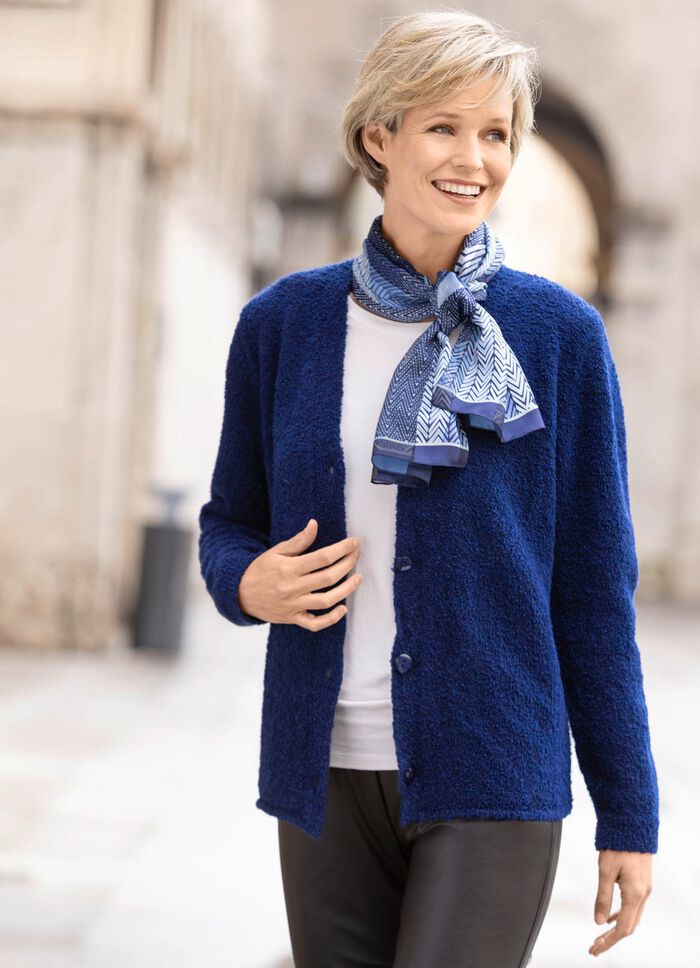 Strickjacke in flauschiger Boucl&eacute;qualit&auml;t 