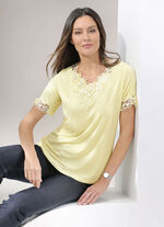 Shirt mit floraler Spitze in 5 Farben GELB