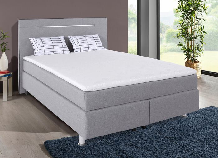 Boxspringbett mit LED-Beleuchtung 