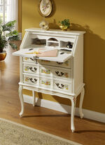 Teilmassive M&ouml;belserie mit kunstvollen Holzverzierungen WEISS