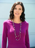 Kleid mit aufspringenden Kellerfalten 