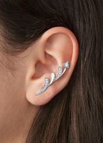 Moderne Ohrhaken mit Blautopas und Zirkonia 