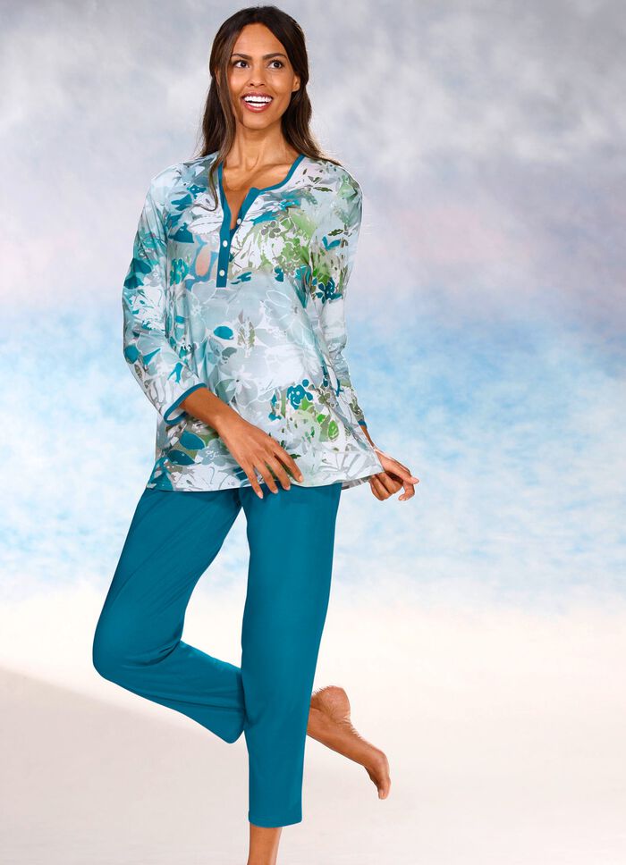 Schlafanzug mit langen &Auml;rmeln und 7/8-langer Hose 