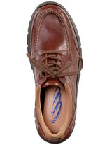 Schn&uuml;rschuh mit Kontrast-Eins&auml;tzen 