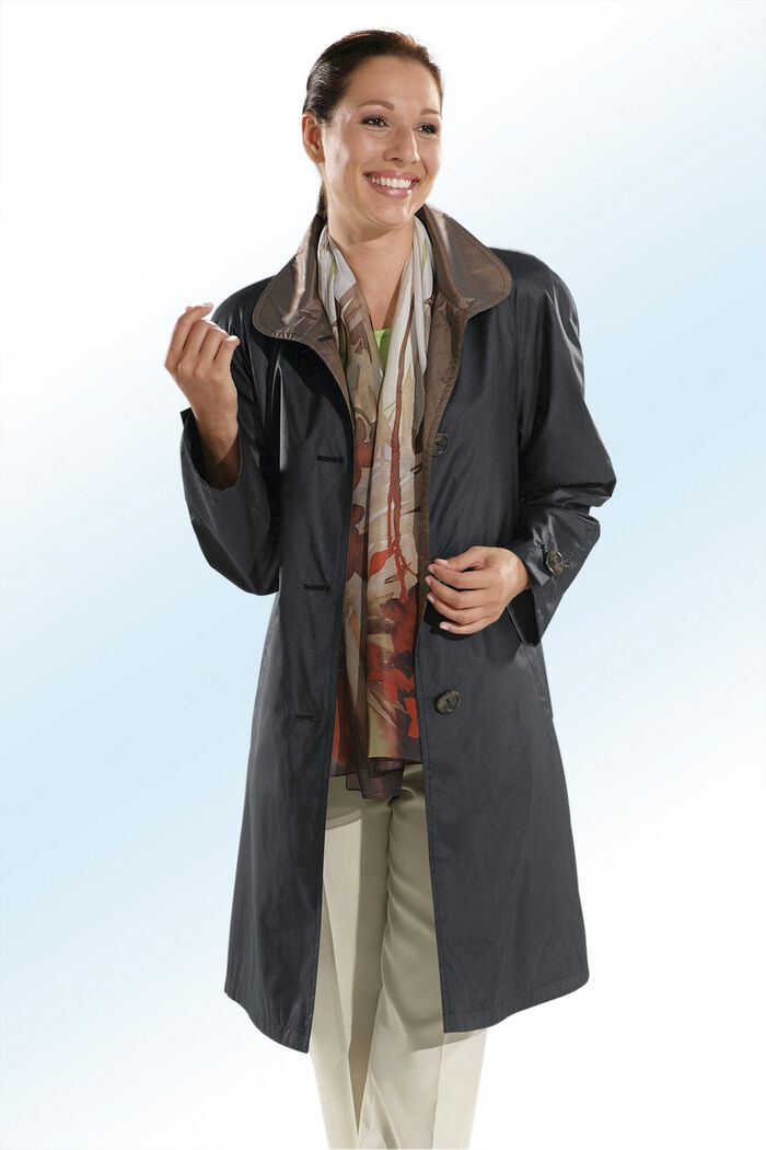 Kurzmantel in ausgestellter Form 