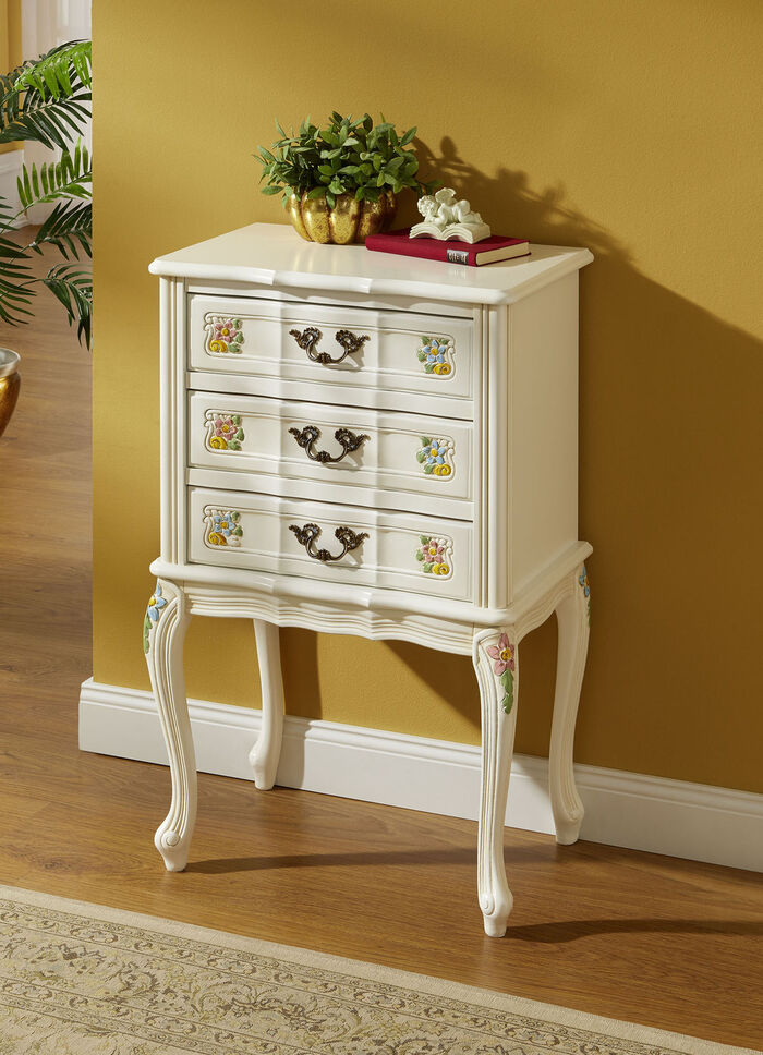 Teilmassive M&ouml;belserie mit kunstvollen Holzverzierungen WEISS