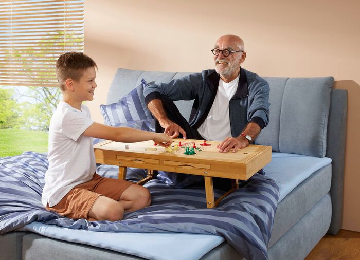 Spiel- und Puzzletisch f&uuml;r Puzzles mit bis zu 500 Teilen 