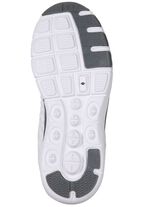 Sneaker aus effektvoll dessiniertem Textilmaterial EISGRAU-WEISS