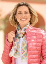 Schal mit Fantasiedessin 