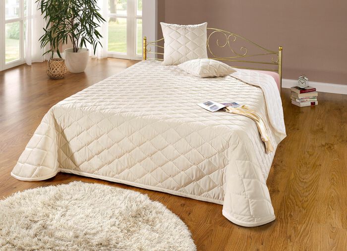 Tagesdecken und Kissenbez&uuml;ge in edler Samt-Optik 