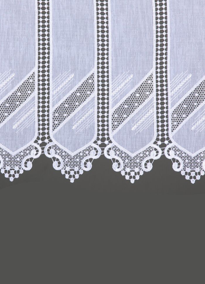 Kleinfenster-Store mit Macram&eacute;-Abschluss 