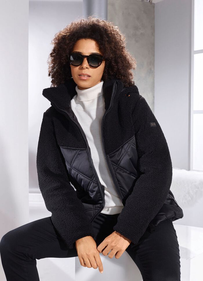 Funktionsjacke in trendstarkem Materialmix 