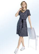 Kleid mit Bindegürtel in Schlupfform 