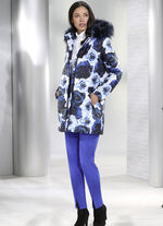 Jacke mit dekorativem Rosendessin 
