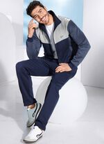 Freizeitanzug mit Seitentaschen 