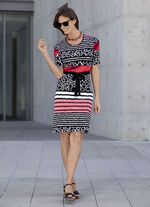 Kleid mit Bindegürtel 