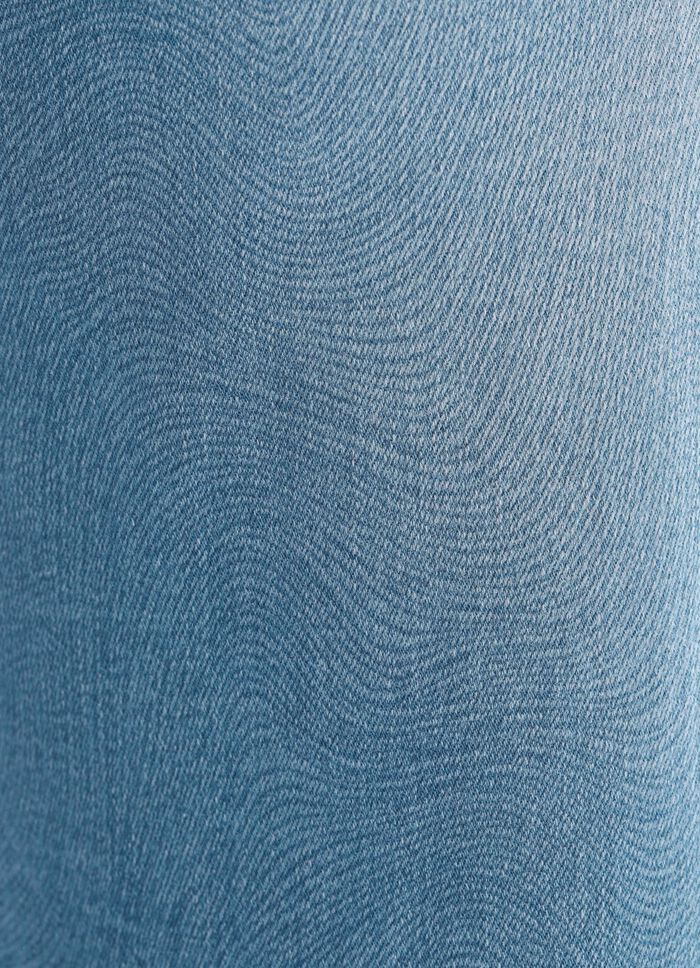 Jeans in aktueller Fingerprint-Dessinierung 