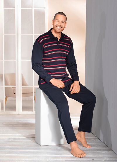 Hausanzug mit Streifendessin 