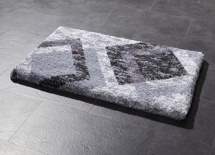 Moderne Badgarnitur aus dem Hause Grund 