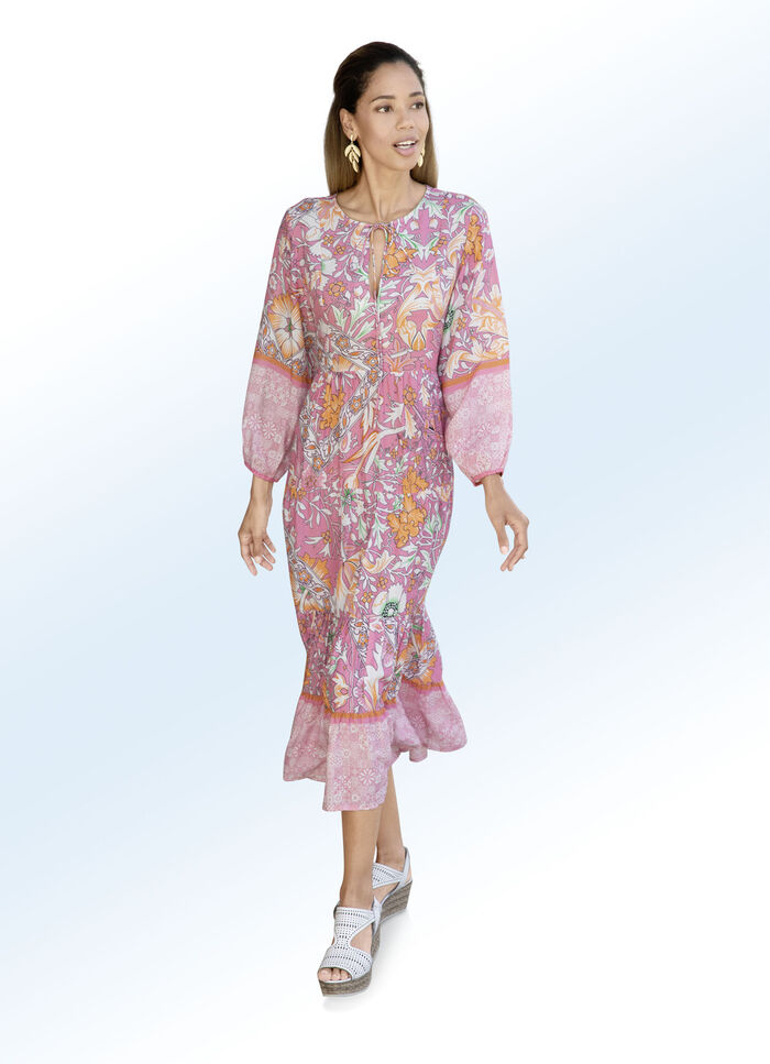 Kleid mit gesmokten Abschlüssen 