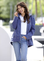 Jacke mit abnehmbarer Kapuze