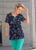 Shirt mit unterlegtem Spitzenbesatz 