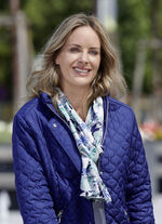 Schal mit Fantasieblüten-Dessin 