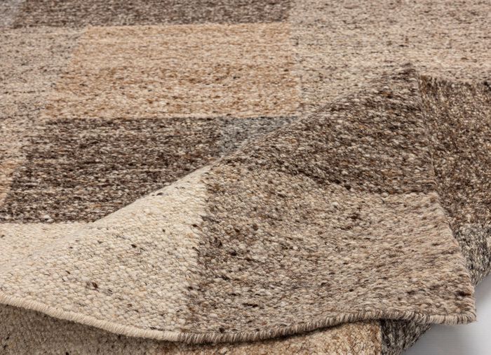 Br&uuml;cken und Teppiche aus Schurwolle 